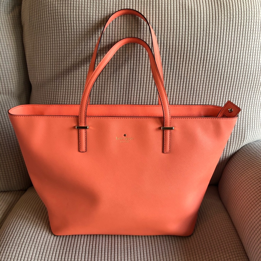*SALE* today only 😍. Coral Kate Spade tote